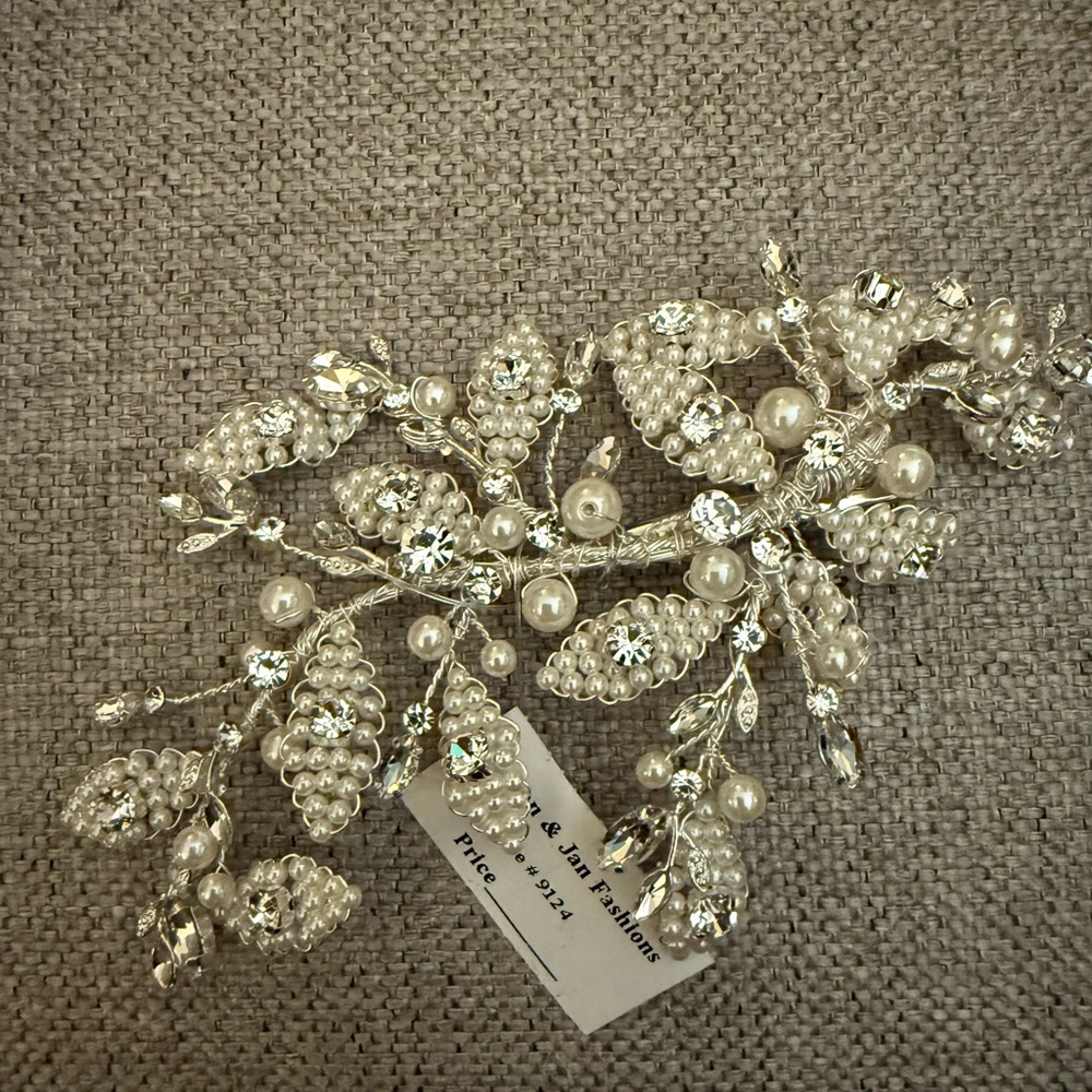Bridal Hair Clip - Nan and Jan